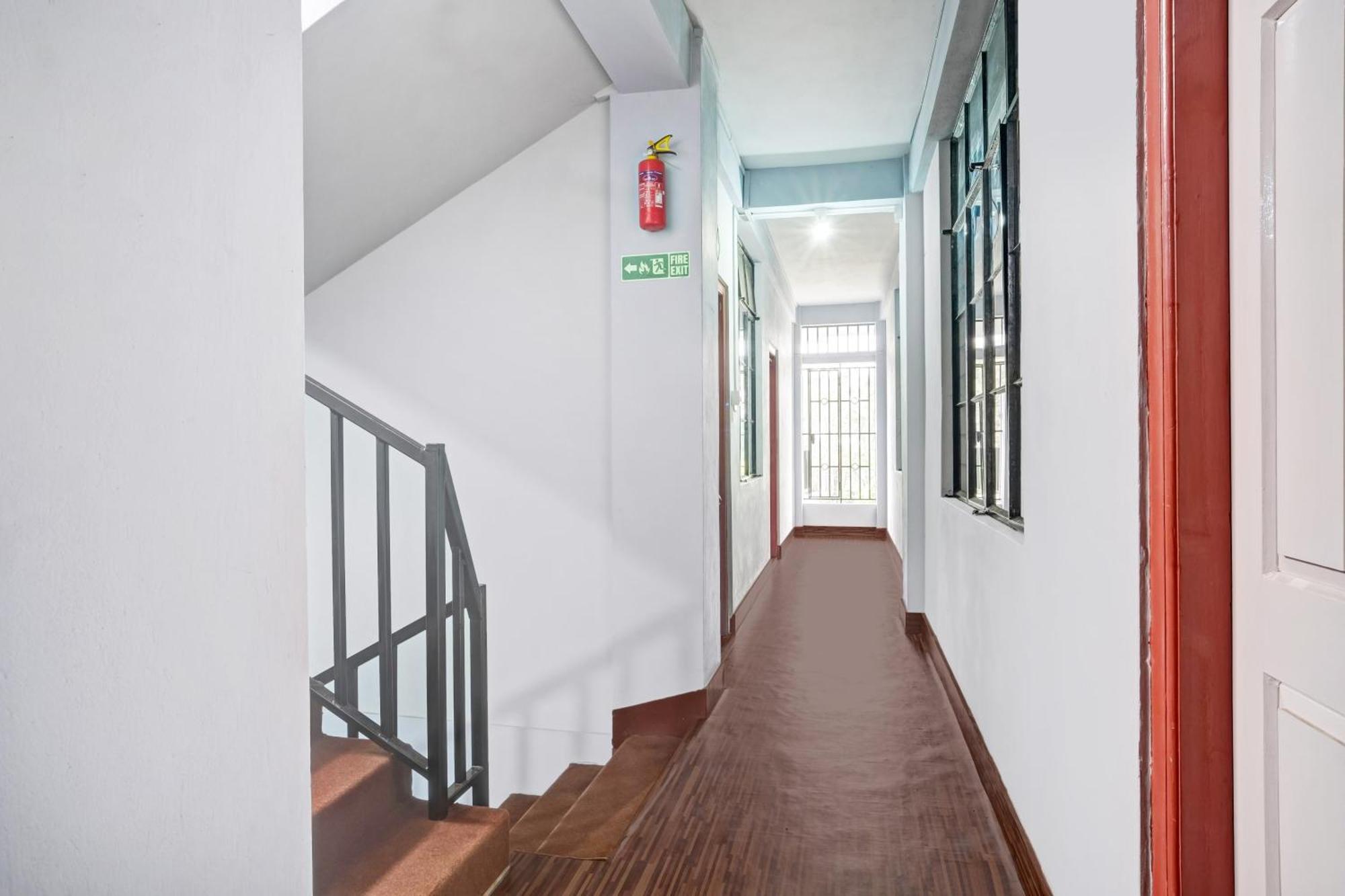 Super Hotel O Lapalang Shillong Bagian luar foto